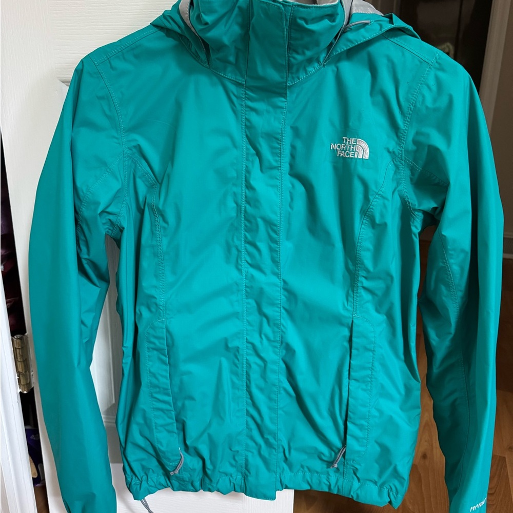 The North Face Jacket Water-Resistant Hooded Design